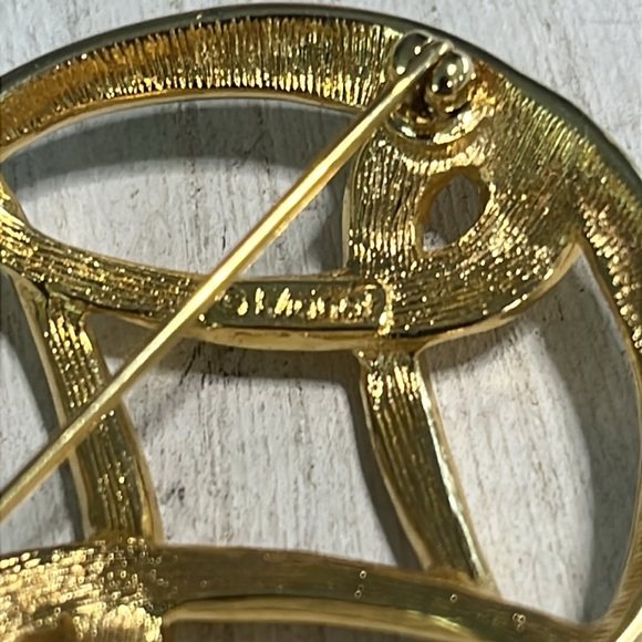 MONET gold tone brooch pin - Picture 3 of 4